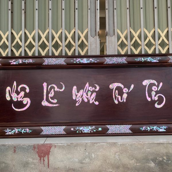 Tranh đại tự khảm chữ " Nhân Lễ Nghĩa Trí Tín" ốc đỏ lửa
